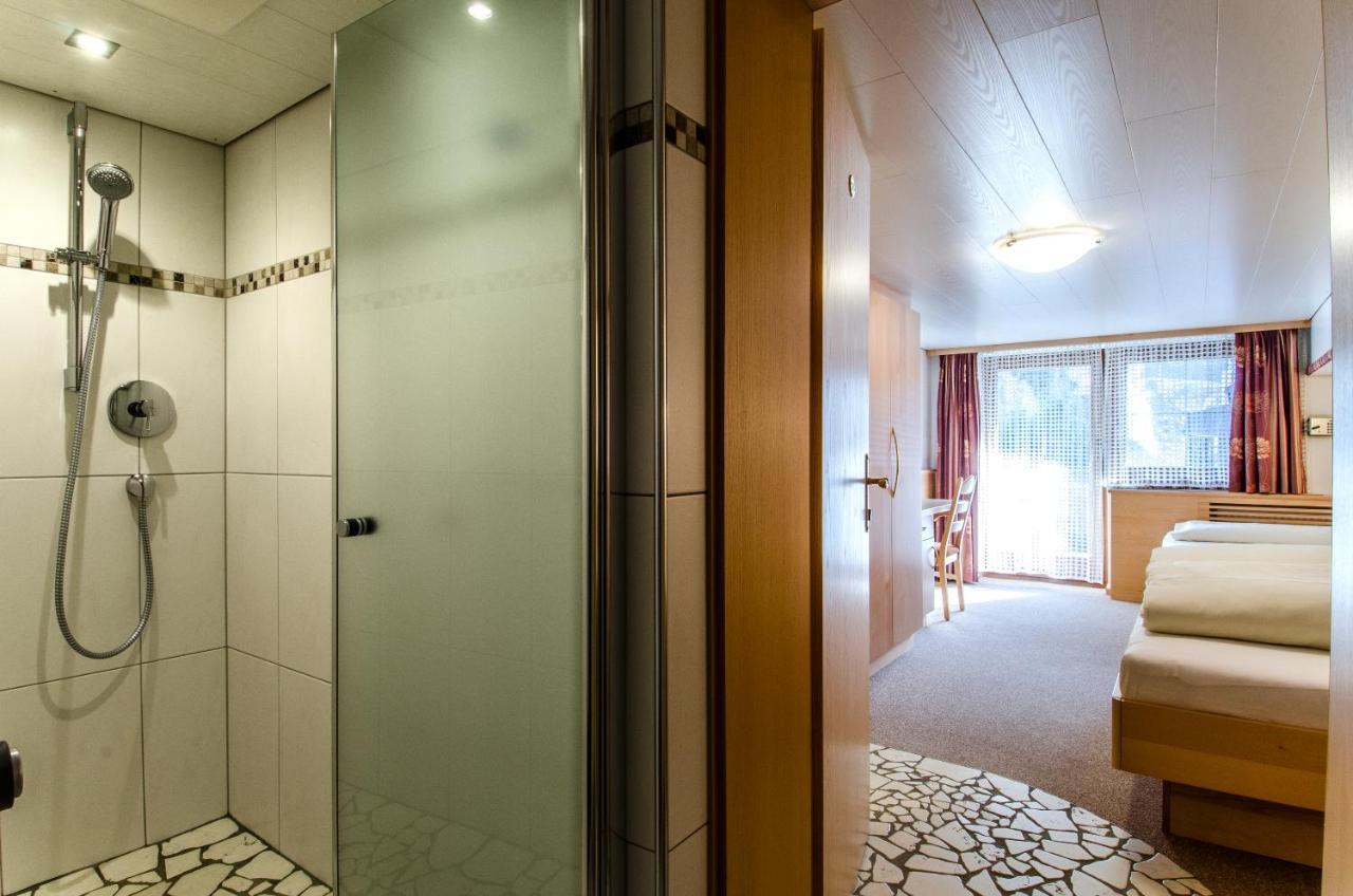 Garni Golfais Hotel *