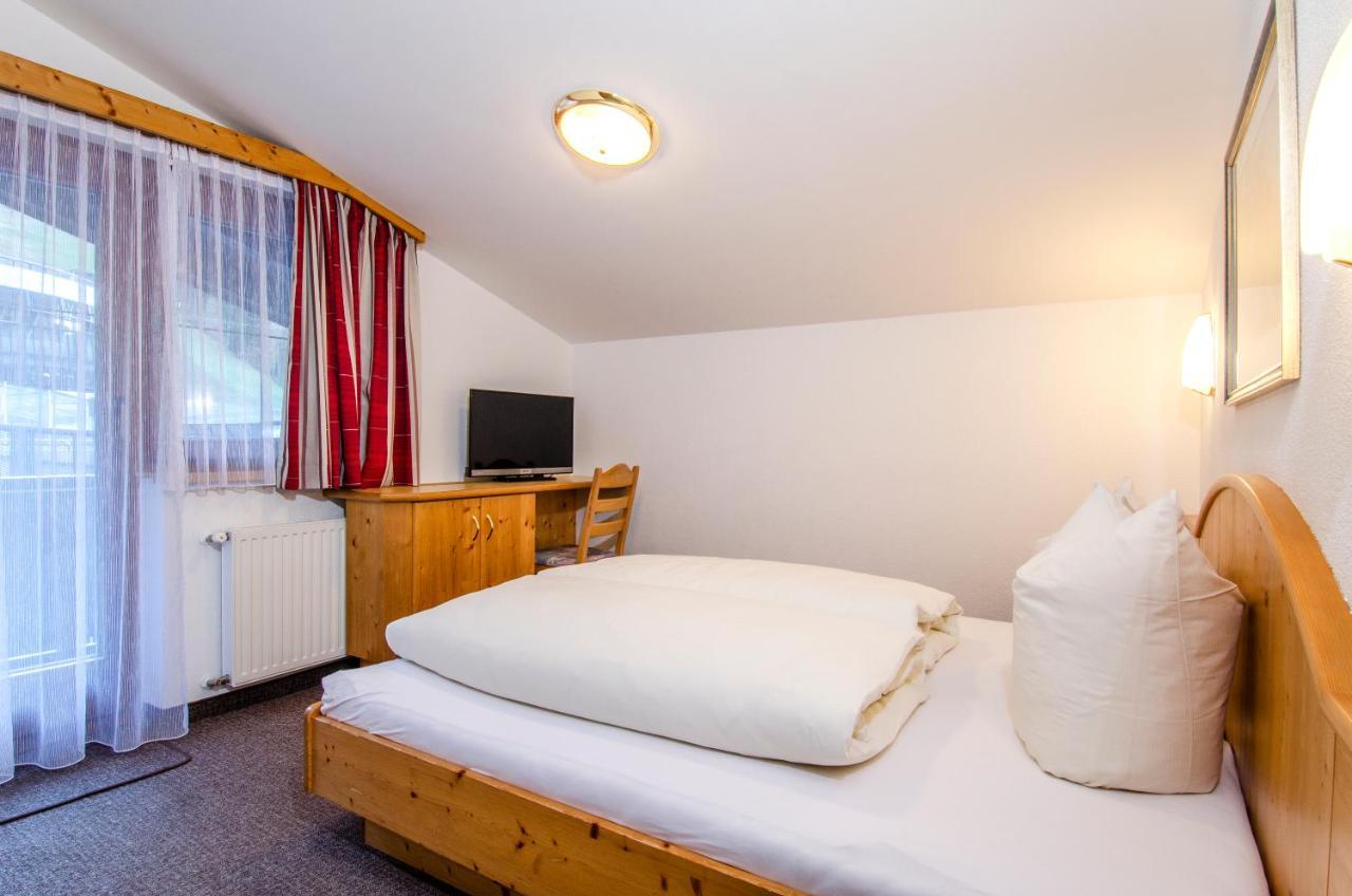Garni Golfais Hotel